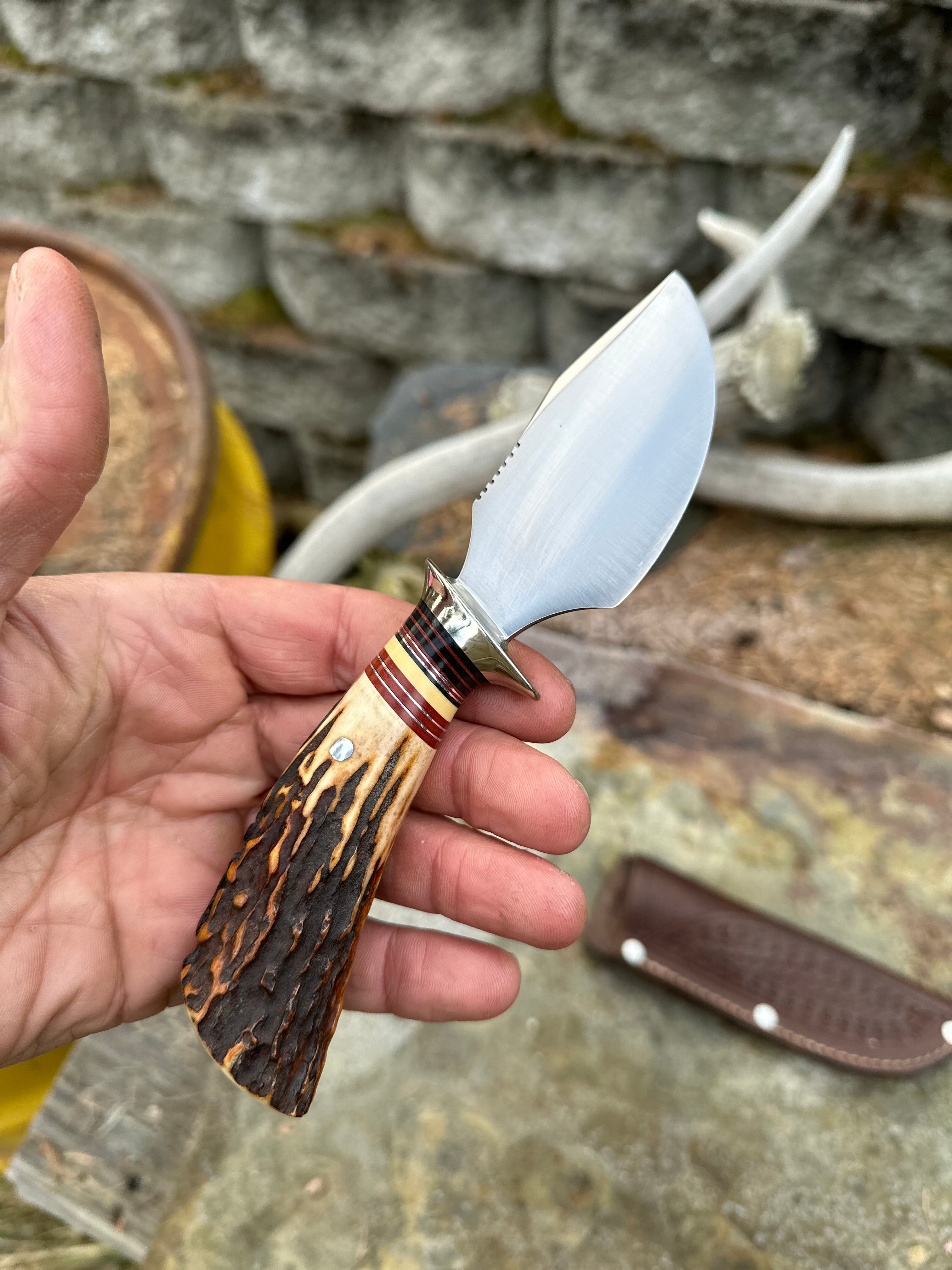 Sambar Stag Modified Alaskan, Pre B Logo Knife – Behring Made